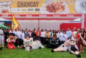 La presidenta de la Asociación de Hoteles, Restaurantes y Afines de Huaral (AHORA Huaral), Rosa Elena Balcázar estimó que al concluir el XI Festival del Chancho al Palo - Chancay 2025, se debe haber vendido más de cinco mil platos del principal potaje del norte chico.