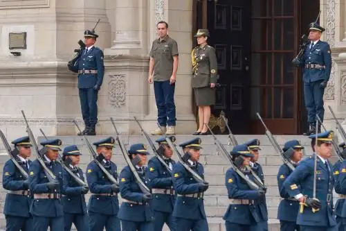 El presidente de la República del Perú, José Jerí Oré, presidió el tradicional relevo de cambio de guardia