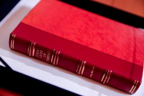 En una ceremonia se hizo público el primer libro con anotaciones personales de Mario Vargas Llosa. Se trata de un ejemplar de Cien años de soledad de Gabriel García Márquez. ANDINA