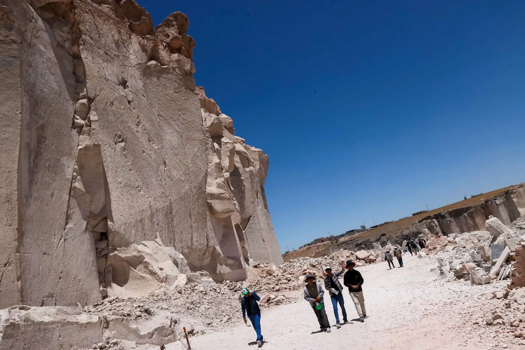 También se puede apreciar tallado en una de los paredes de sillar, llamado también farallón, la fachada del templo de la Compañía.
Foto: ANDINA/Juan Carlos Guzmán Negrini También se puede apreciar tallado en una de los paredes de sillar, llamado también farallón, la fachada del templo de la Compañía.
Foto: ANDINA/Juan Carlos Guzmán Negrini