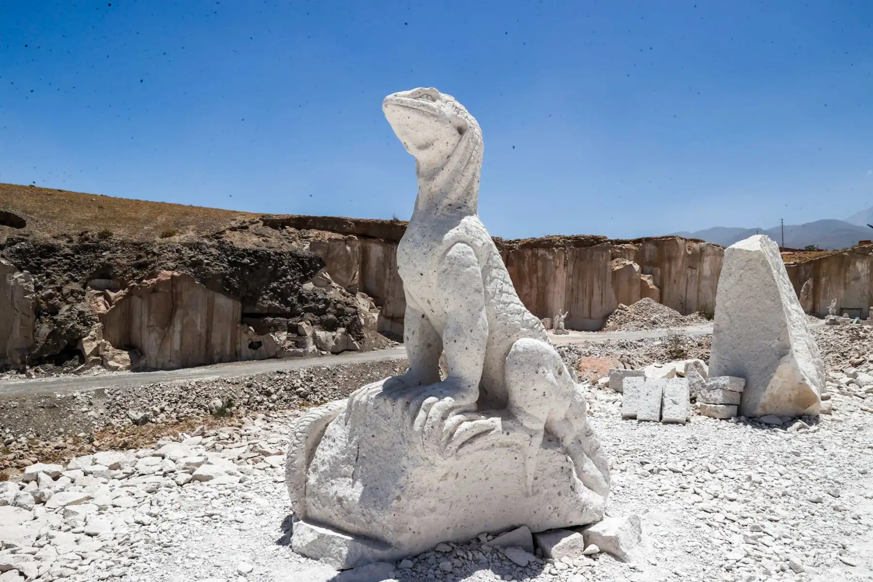 El Sillar , centro turístico de Arequipa, ubicado en las afueras de la ciudad, la Ruta del Sillar se extiende por más de 2 kilómetros en el distrito de Cerro Colorado.
Foto: ANDINA/Juan Carlos Guzmán Negrini El Sillar , centro turístico de Arequipa, ubicado en las afueras de la ciudad, la Ruta del Sillar se extiende por más de 2 kilómetros en el distrito de Cerro Colorado.
Foto: ANDINA/Juan Carlos Guzmán Negrini