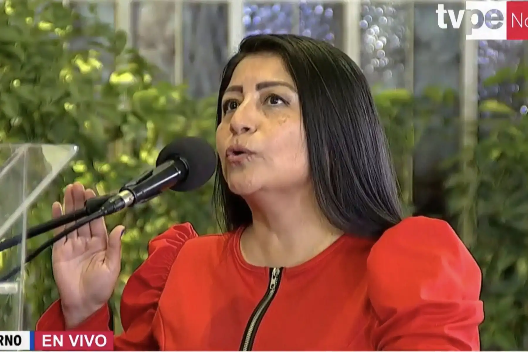 Ministra Denisse Miralles promete cuidar cada sol público: estabilidad, eficiencia y mucha teatralidad