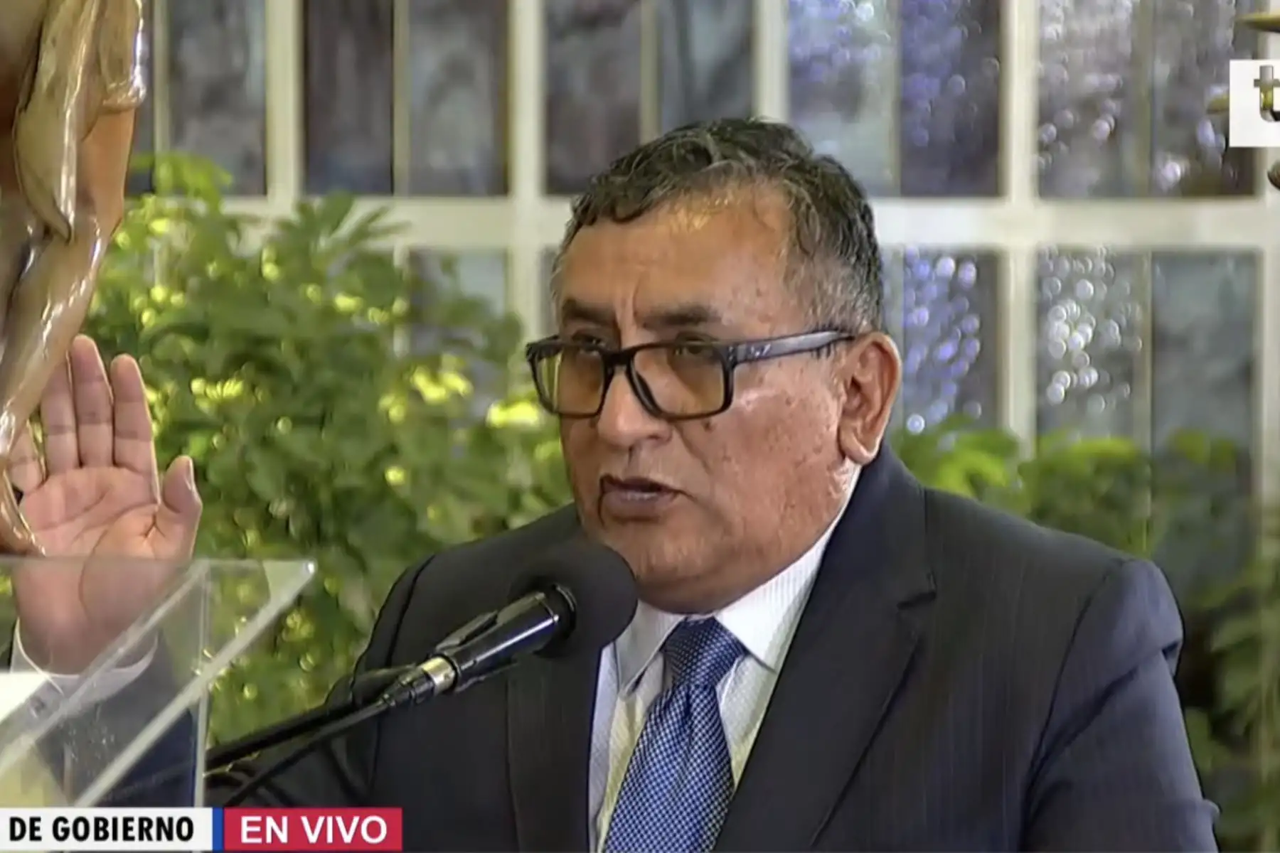 Luis Enrique Bravo de la Cruz jura como ministro de Energía y Minas