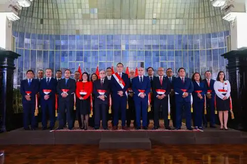 Presidente José Jerí toma juramento a nuevos ministros de Estado