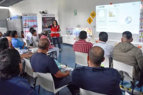 Curso de seguridad vial para conductores con el fin de reducir 30 puntos de su récord y evitar la suspensión o cancelación de su licencia. Foto: ANDINA/Difusión.