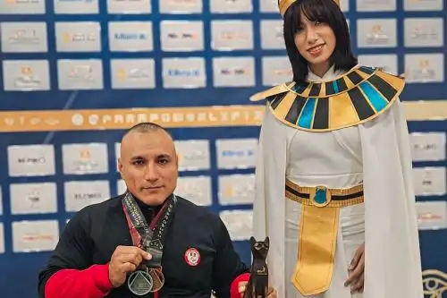 Niel García logró medallas de plata y bronce en Egipto