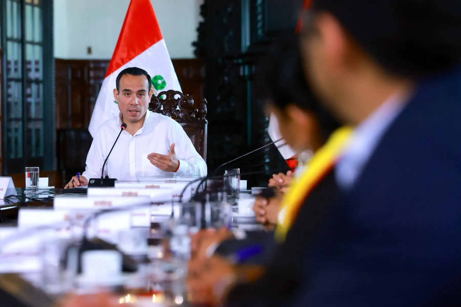 Presidente Jerí se reúne con representantes de colegios profesionales del Perú