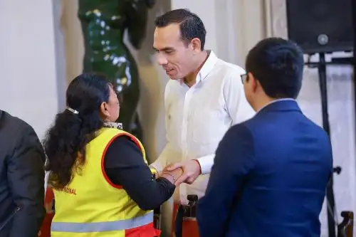 El presidente José Jerí sostuvo reunión de trabajo con representantes de asociaciones de alcaldes