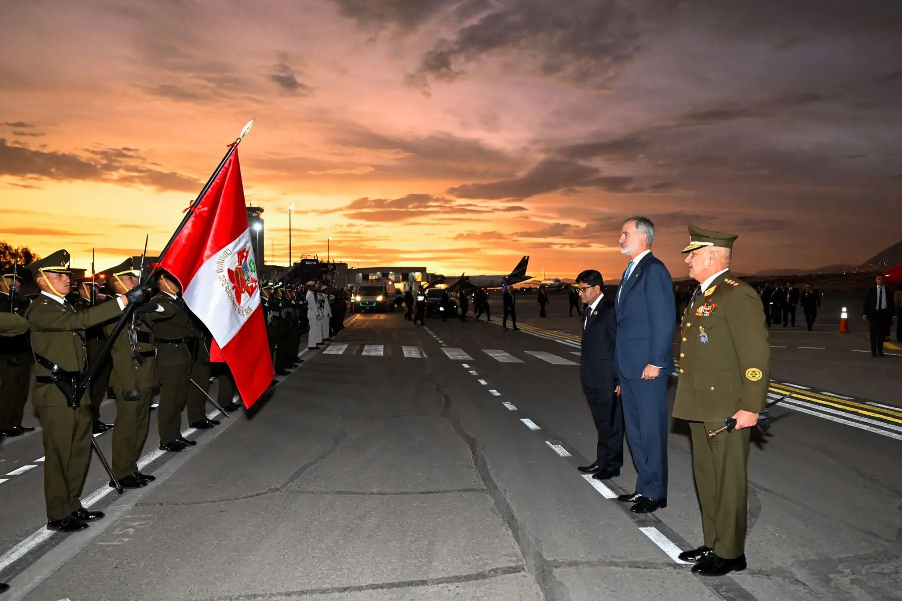 El Perú despidió a su majestad el rey Felipe VI de España en Arequipa, luego de su participación en el X Congreso Internacional de la Lengua Española y en el homenaje a nuestro escritor Mario Vargas Llosa. Foto:CILE