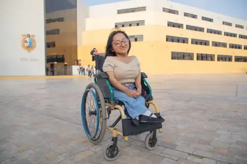 En todas las regiones del país hay beneficiarios del Pronabec que acreditaron tener discapacidad. El 53% son mujeres y el rango de edad predominante es 18 a 30 años.  Foto: Pronabec