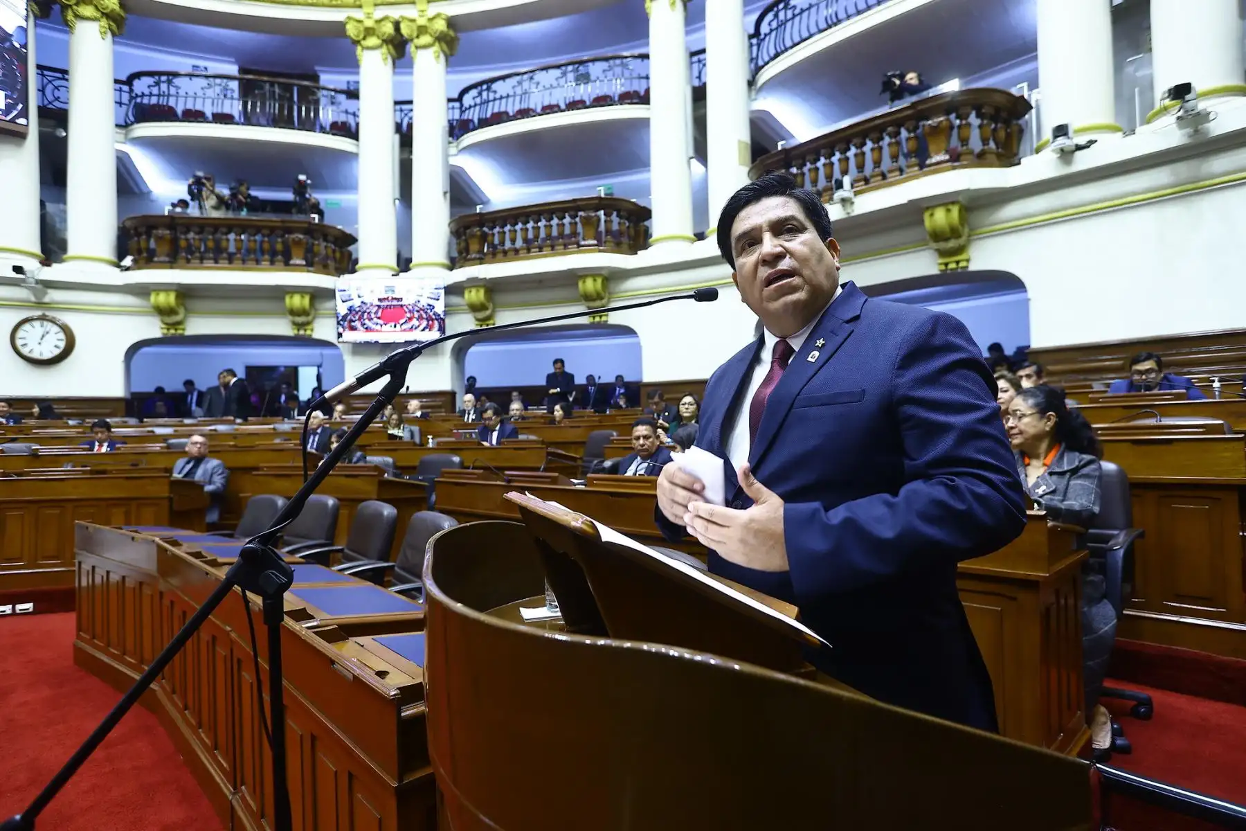 Ministro del Interior, Vicente Tiburcio, se presenta ante el pleno del congreso tras los acontecimientos ocurridos en la marcha de ayer. Foto: ANDINA/Difusión
