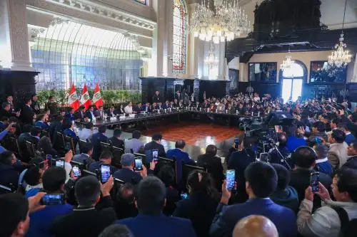 Presidente José Jerí se reúne con alcaldes representantes de Amudip y Remurpe