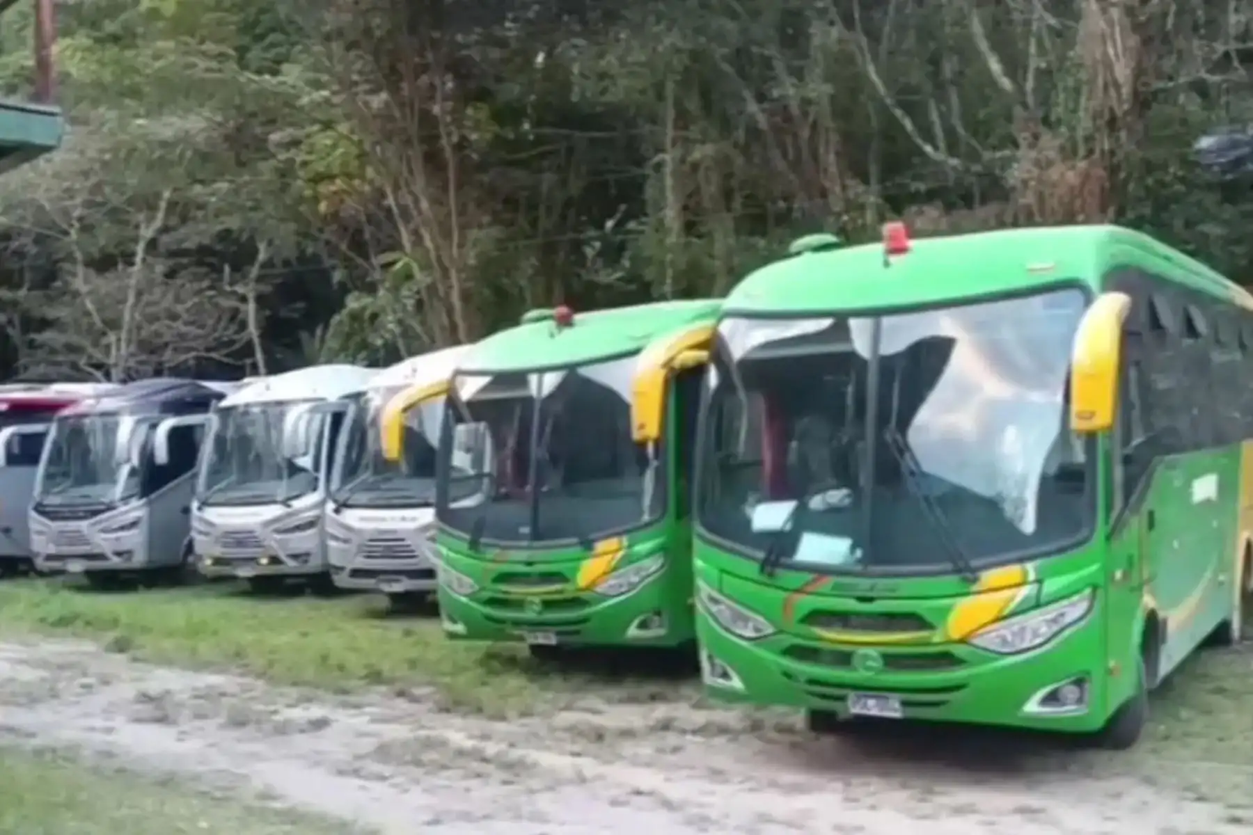 Machu Picchu: PeruRail afirma que trasladó cuatro buses del servicio turístico a ciudadela
