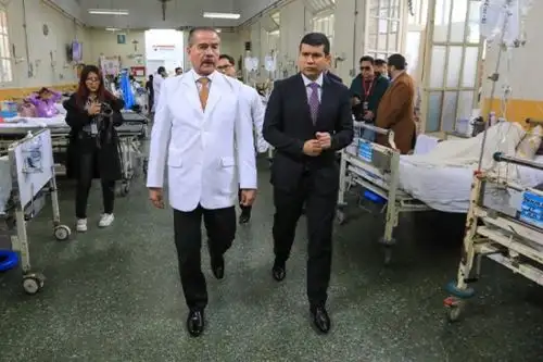 MINSA garantiza atención a lesionados en el Hospital Arzobispo Loayza tras protestas