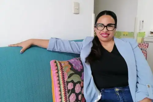 Victoria Sampi González, líder de Diseño de Experiencia del BBVA Perú, encontró en su diagnóstico de autismo una nueva forma de vivir. Fotos: ANDINA