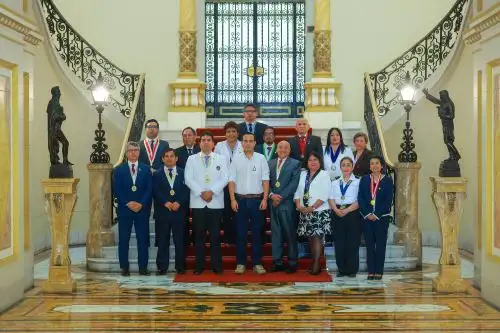 Presidente José Jerí sostiene reunión de trabajo con representantes del Consejo Nacional de Colegios Profesionales del Perú
