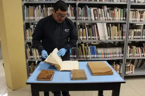 El Fondo Antiguo y Colecciones Especiales de la Universidad Católica San Pablo (UCSP) reúne libros, ordenanzas y antiguas tesis