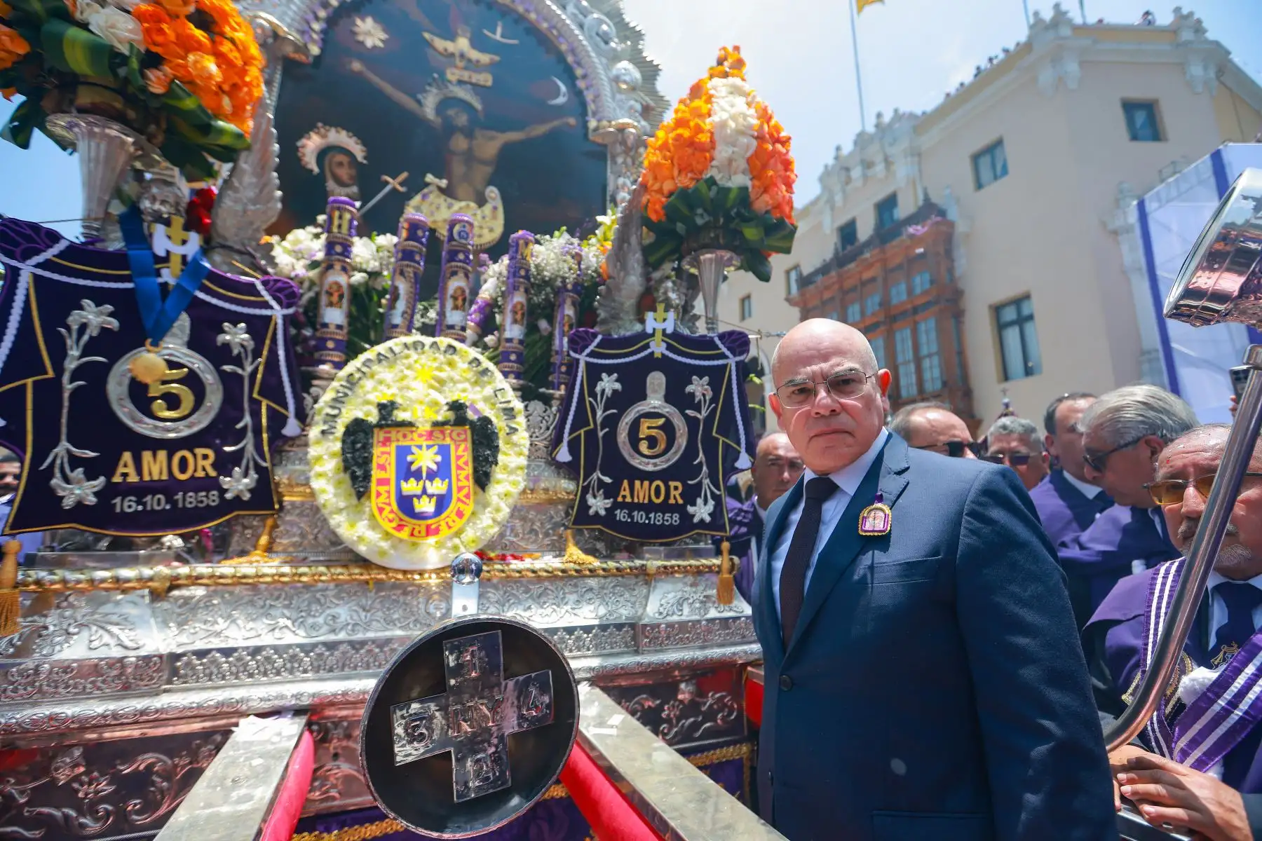 Presidente Jerí rinde homenaje al Señor de los Milagros. Foto: ANDINA/Prensa Presidencia