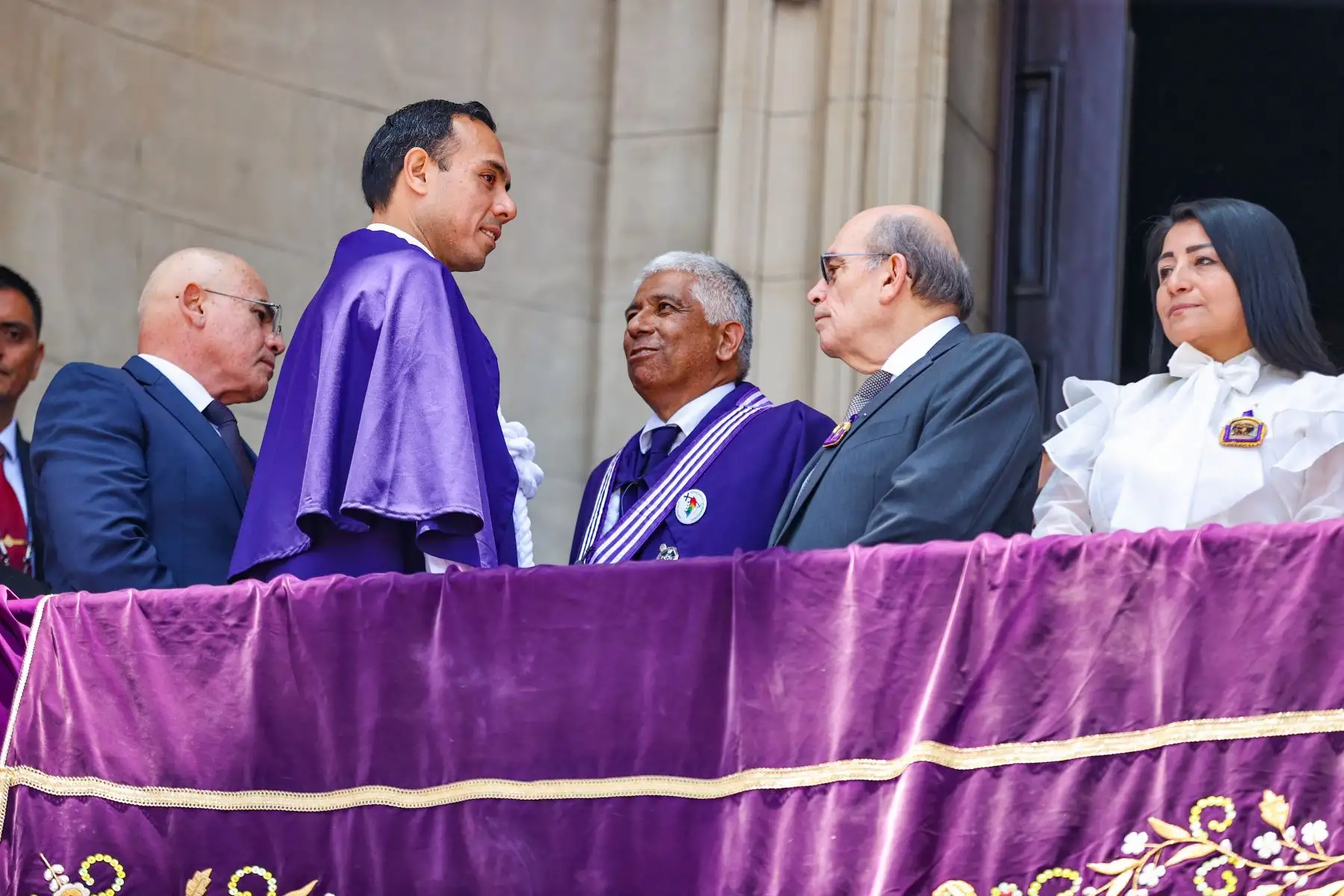 Presidente Jerí rinde homenaje al Señor de los Milagros. Foto: ANDINA/Prensa Presidencia