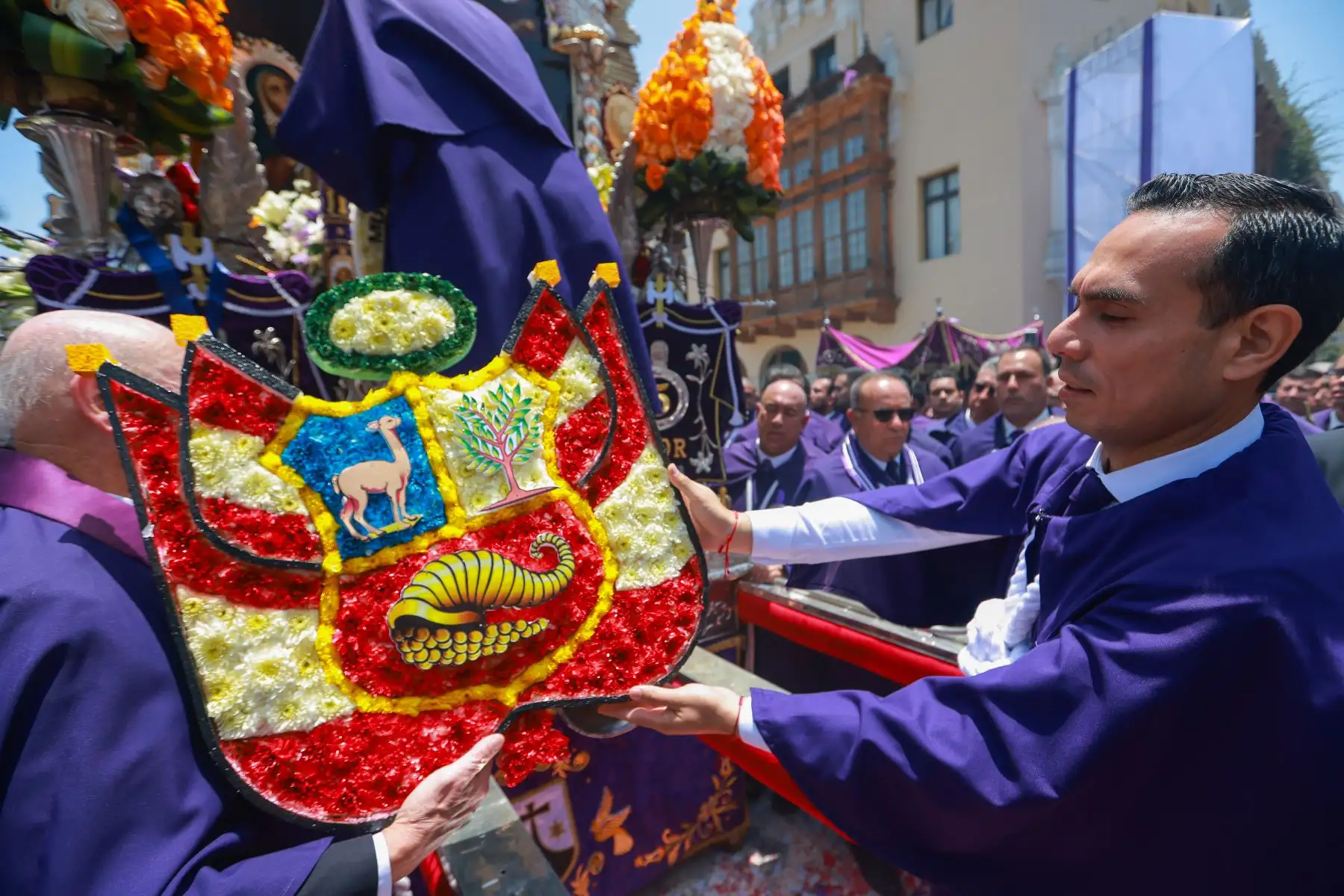 Presidente Jerí rinde homenaje al Señor de los Milagros. Foto: ANDINA/Prensa Presidencia