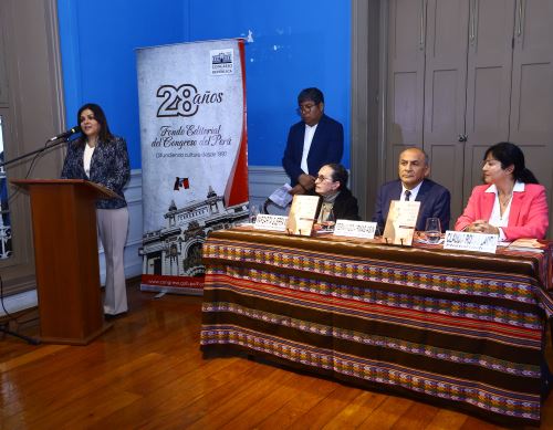 Presentan libro biográfico sobre Mariano José de Arce .