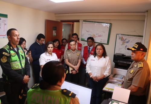 Juzgado de Arequipa dispuso medidas de protección para menor agredida por su padrastro, un caso que ha merecido la atención de la ministra de la Mujer, Sandra Gutiérrez, quien se encuentra en Arequipa para supervisar las acciones de su sector en este caso. ANDINA/Difusión