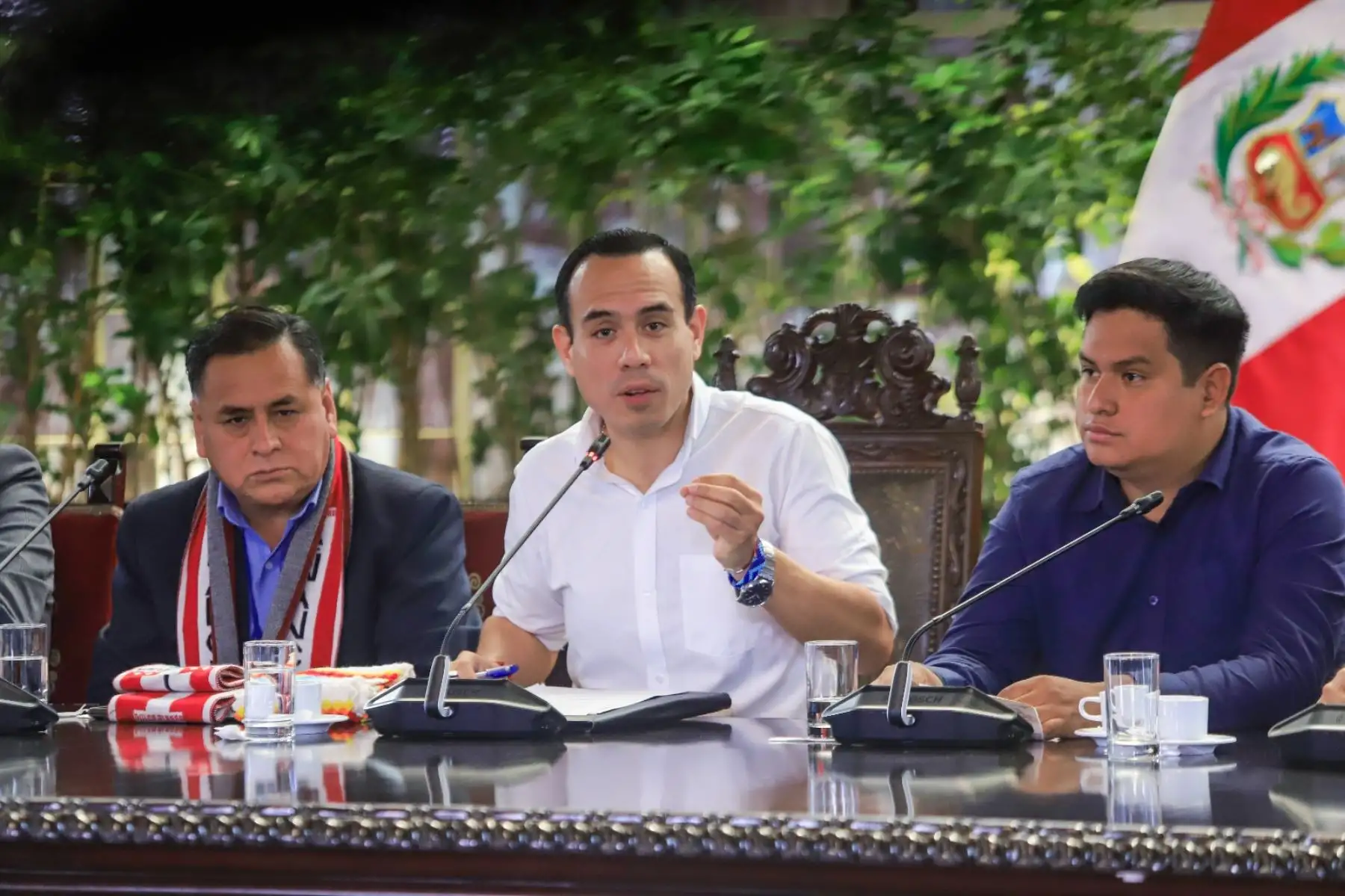 Presidente José Jerí Oré, sostuvo un encuentro con representantes de la Asociación Nacional de Distritalizaciones por Interés Nacional (ANDIN) para atender sus principales demandas. Foto: ANDINA/Prensa Presidencia
