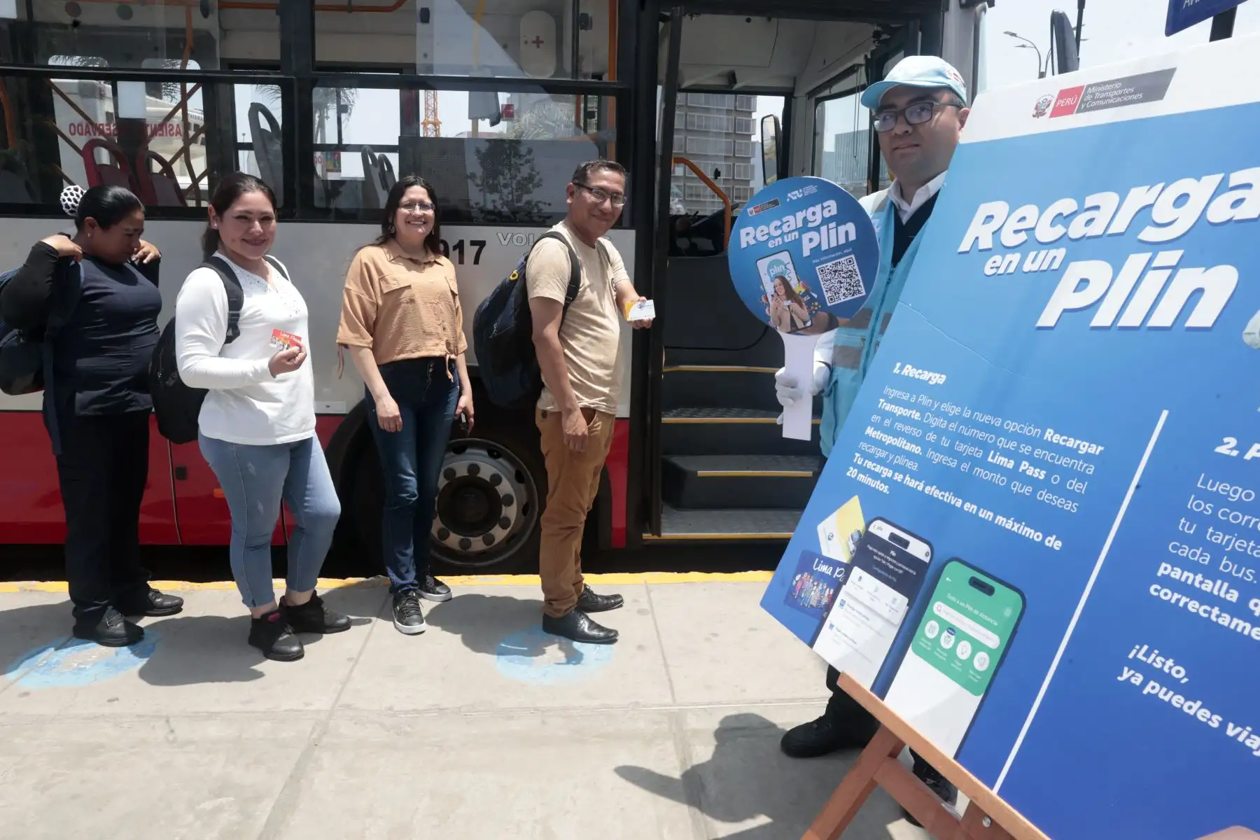 La Autoridad de Transporte Urbano para Lima y Callao (ATU) comunica el lanzamiento de las recargas virtuales con Plin en los corredores complementarios Rojo, Azul y Morado. 
Foto: ANDINA/Vidal Tarqui