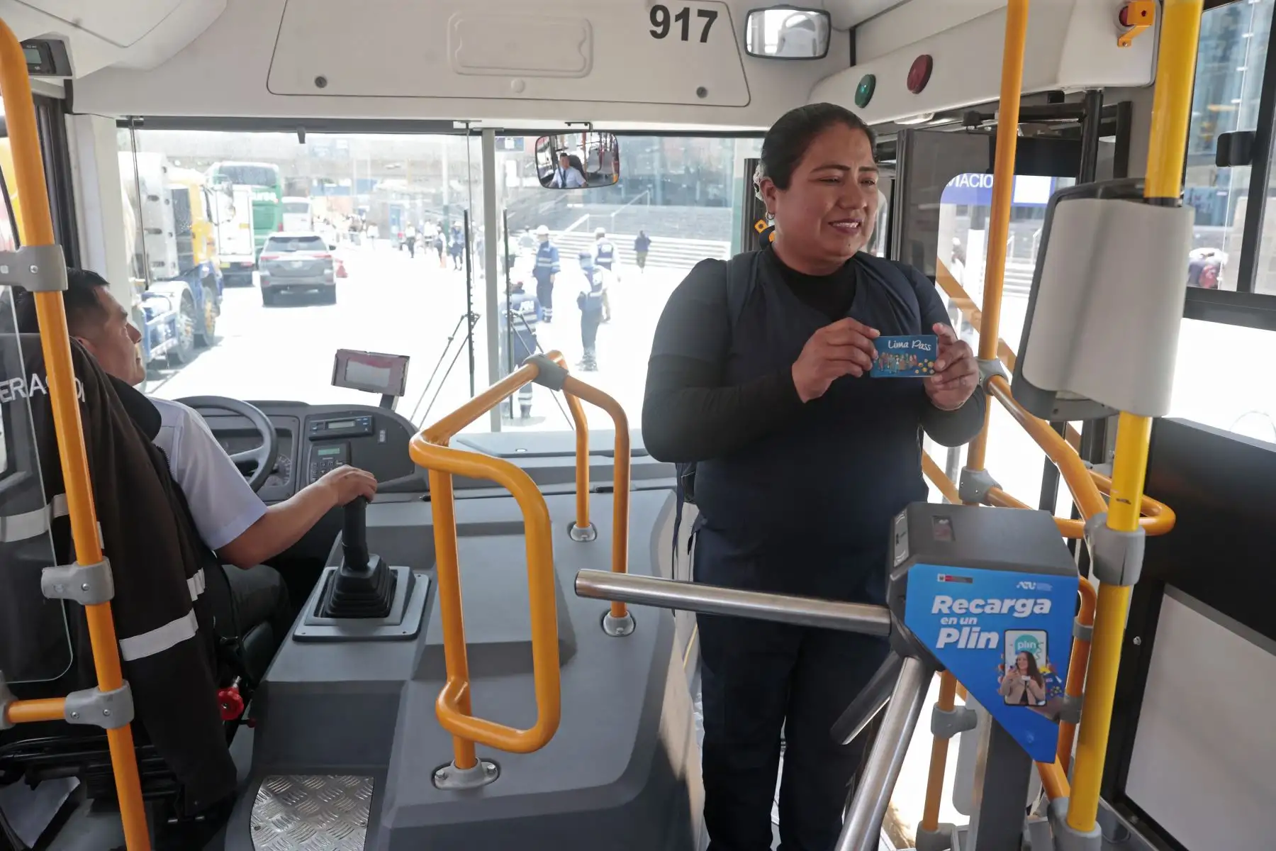 La Autoridad de Transporte Urbano para Lima y Callao (ATU) comunica el lanzamiento de las recargas virtuales con Plin en los corredores complementarios Rojo, Azul y Morado. 
Foto: ANDINA/Vidal Tarqui