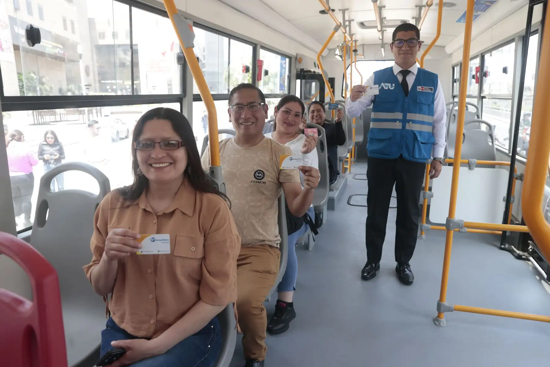 La Autoridad de Transporte Urbano para Lima y Callao (ATU) comunica el lanzamiento de las recargas virtuales con Plin en los corredores complementarios Rojo, Azul y Morado. 
Foto: ANDINA/Vidal Tarqui
