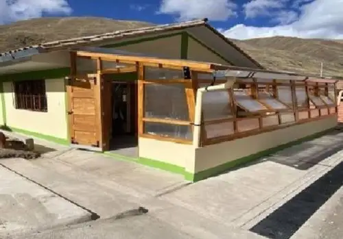 Pronied ejecuta trabajos de confort térmico en instituciones educativas expuestas a heladas y friaje. La medida beneficiará directamente a 373 escolares, mejorando sus condiciones de salud y aprendizaje en entornos vulnerables. ANDINA/Difusión