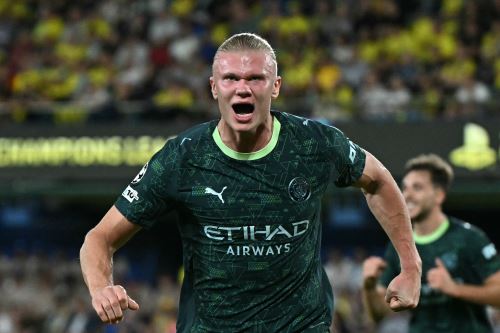 El delantero noruego #09 del Manchester City, Erling Braut Haaland, celebra el primer gol de su equipo durante el partido de fútbol de la jornada 3 de la fase de liga de la UEFA Champions League entre el Villarreal CF y el Manchester City en el Estadio La Cerámica. Foto: AFP