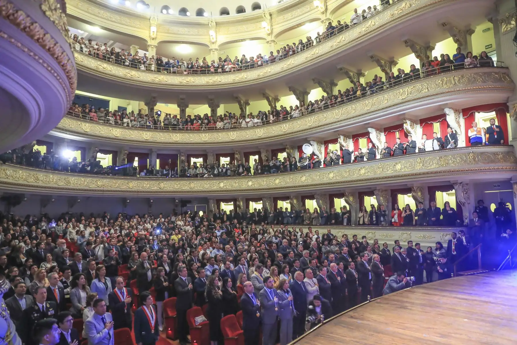 El presidente de la república, José Jerí, participa en la ceremonia de juramentación de Renzo Reggiardo como alcalde metropolitano de Lima.
Foto: ANDINA/Prensa Presidencia