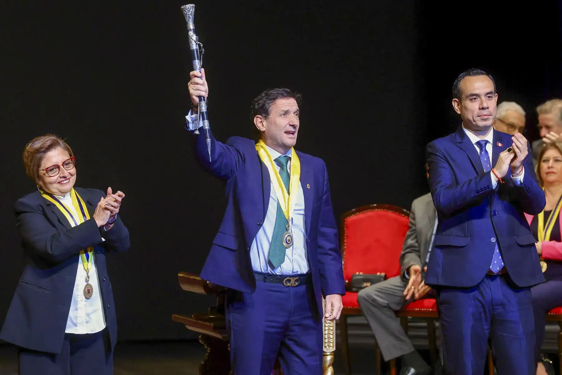El presidente de la república, José Jerí, participa en la ceremonia de juramentación de Renzo Reggiardo como alcalde metropolitano de Lima.
Foto: ANDINA/Prensa Presidencia