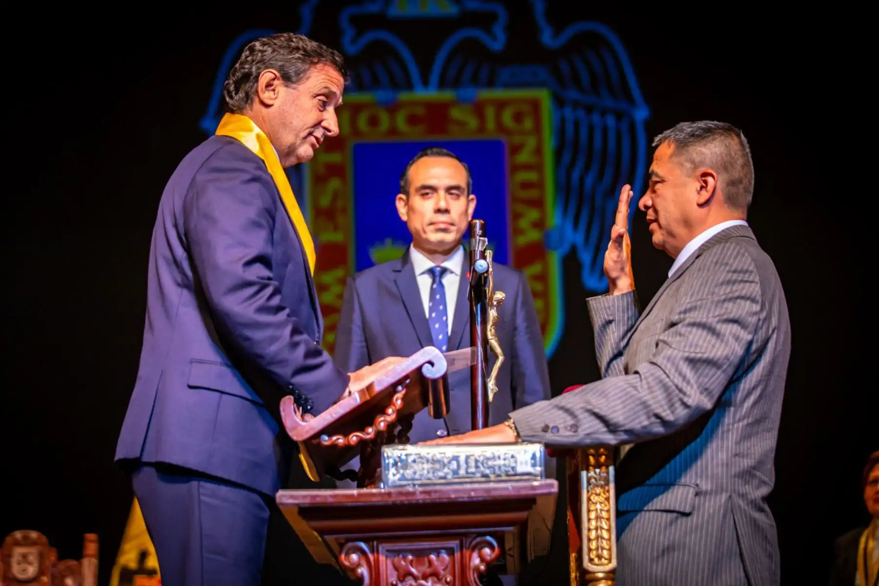 El presidente de la república, José Jerí, participa en la ceremonia de juramentación de Renzo Reggiardo como alcalde metropolitano de Lima.
Foto: MML