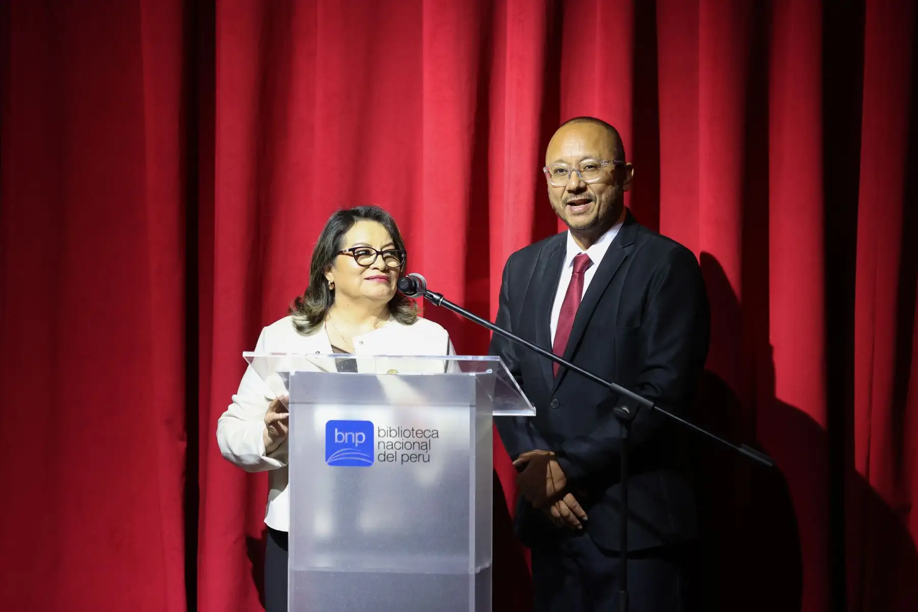 En el marco de las actividades por el bicentenario del Diario Oficial El Peruano, esta noche se desarrolla la ceremonia central en el Teatro Auditorio Mario Vargas Llosa de la Biblioteca Nacional, en el distrito de San Borja, con la participarán autoridades y trabajadores de la institución.
Foto: ANDINA/Melina Mejía