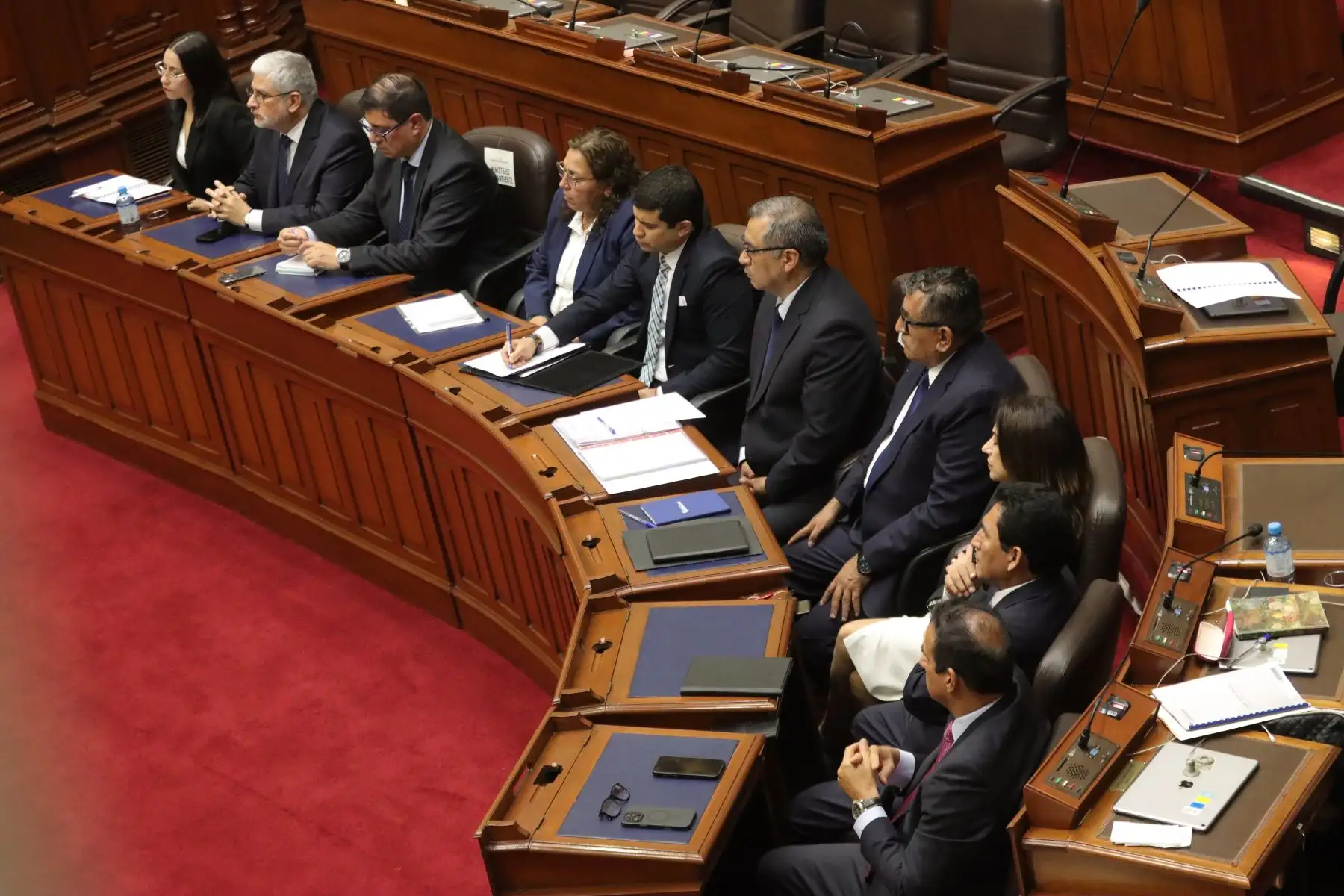 Presidente del Consejo de ministros, Ernesto Julio Álvarez Miranda, se presenta al Pleno del Congreso, acompañado de su gabinete ministerial, con el objetivo de exponer y debatir ante la representación nacional, la política general del gobierno y las principales medidas que requiere su gestión.
Pleno del Congreso de la República.
Foto:ANDINA / Lino Chipana Obregón.