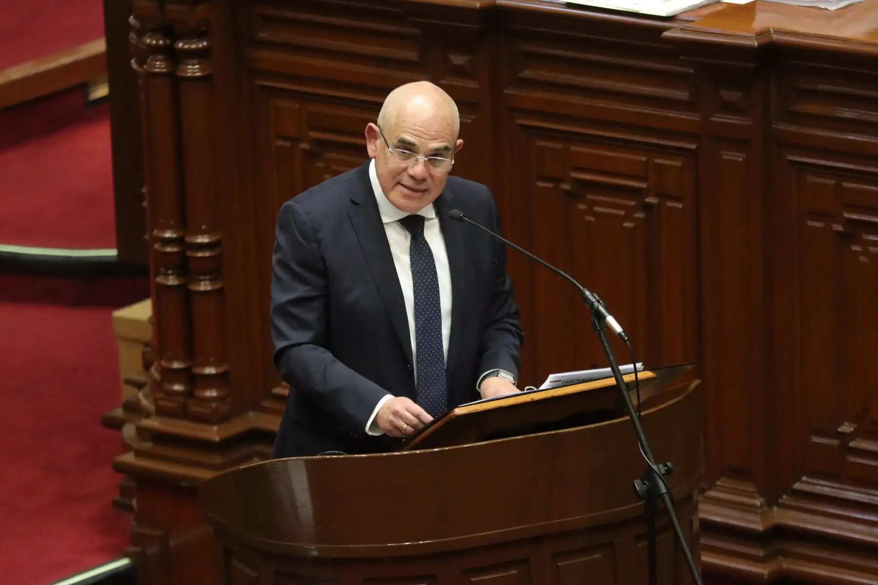 Presidente del Consejo de ministros, Ernesto Julio Álvarez Miranda, se presenta al Pleno del Congreso, acompañado de su gabinete ministerial, con el objetivo de exponer y debatir ante la representación nacional, la política general del gobierno y las principales medidas que requiere su gestión.
Pleno del Congreso de la República.
Foto:ANDINA / Lino Chipana Obregón.