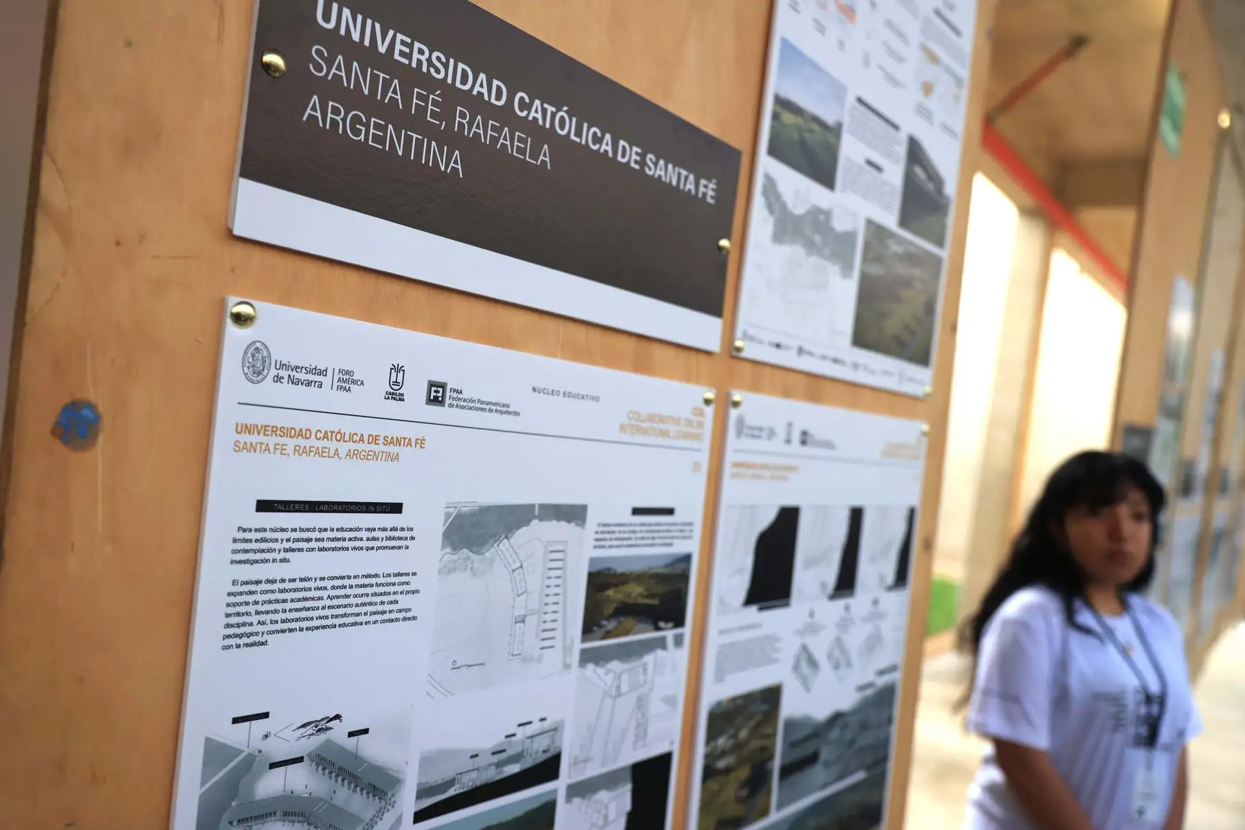 El Colegio de Arquitectos del Perú inaugura el XIX Congreso Nacional de Arquitectos en la PUCP.  En el evento participan el viceministro de Vivienda, Arq. David Ramos, la decana nacional CAP, Arq. Lourdes Giusti; el decano de la Fac. de Arquitectura PUCP, Arq. Paulo Dam y además los representantes de la Federación Panamericana de Asociaciones de Arquitectos (FPAA), quienes realizan un Foro sobre los concursos de arquitectura y la vivienda social.
Foto: ANDINA/Jhonel Rodríguez Robles