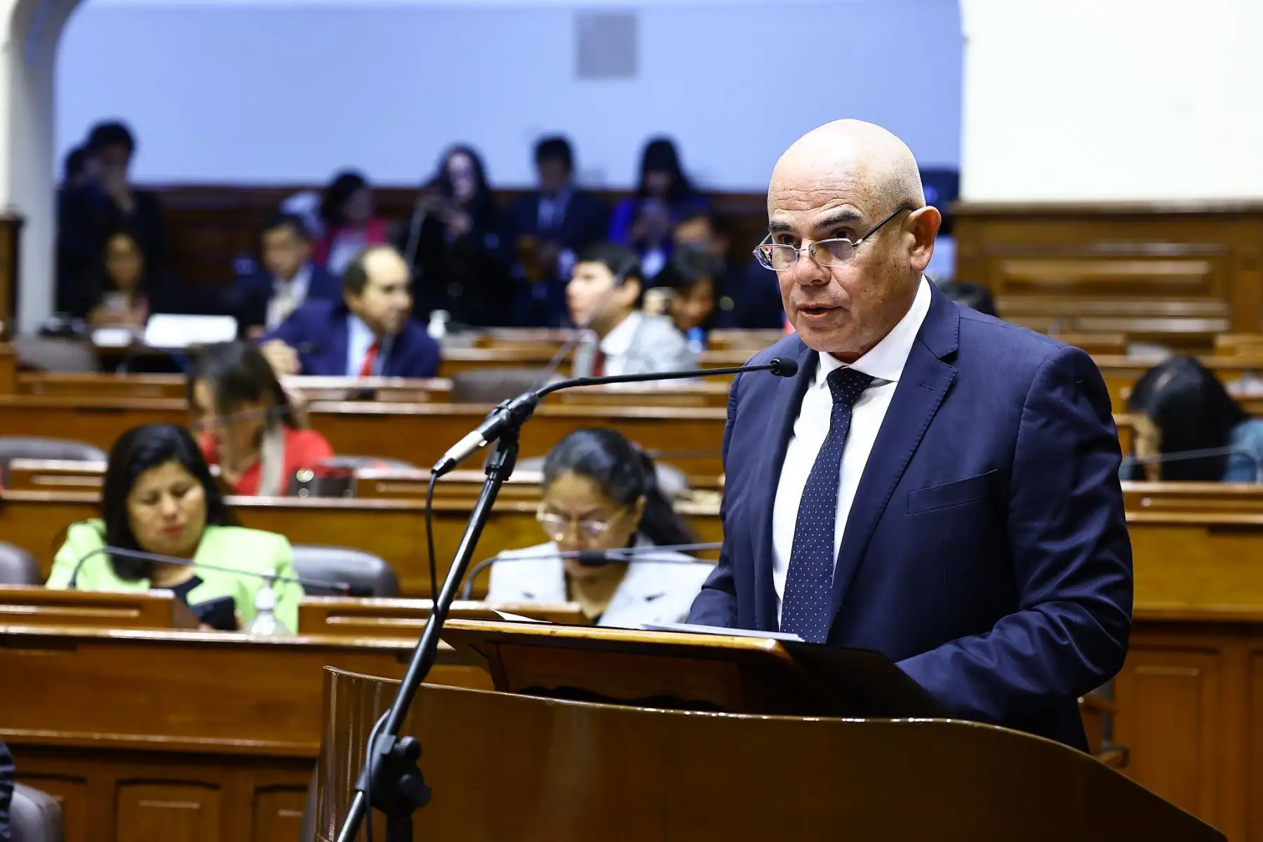 Presidente del Consejo de ministros, Ernesto Julio Álvarez Miranda, se presenta al Pleno del Congreso, acompañado de su gabinete ministerial, con el objetivo de exponer y debatir ante la representación nacional, la política general del gobierno y las principales medidas que requiere su gestión.
Foto: Congreso