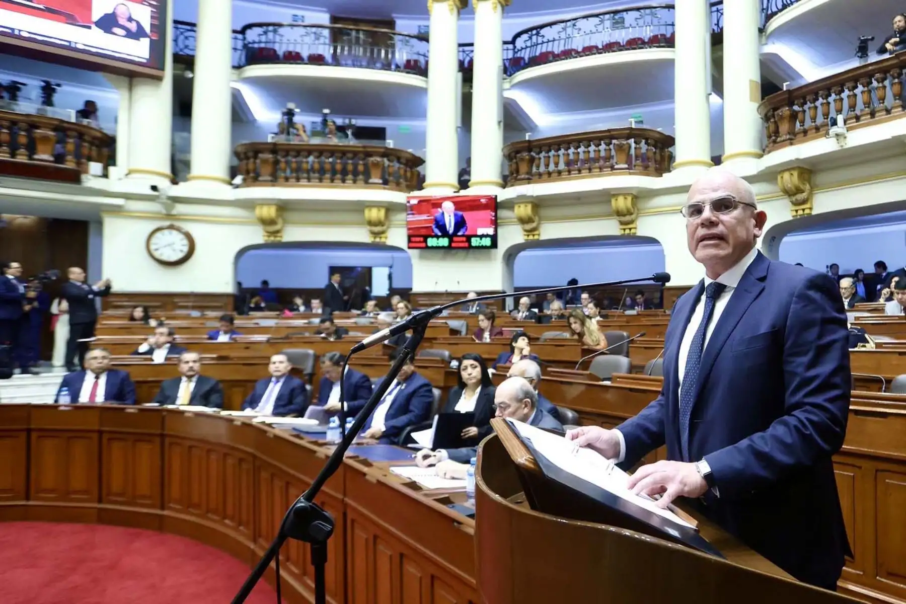 Presidente del Consejo de ministros, Ernesto Julio Álvarez Miranda, se presenta al Pleno del Congreso, acompañado de su gabinete ministerial, con el objetivo de exponer y debatir ante la representación nacional, la política general del gobierno y las principales medidas que requiere su gestión.
Foto: Congreso