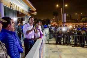 President of Peru, Jose Jeri lead a police operation against crime. ANDINA/Prensa Presidencia