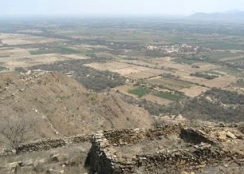 La Dirección de Cultura de Lambayeque convocó a la población local a participar de la jornada de limpieza en el parque arqueológico de Batán Grande.