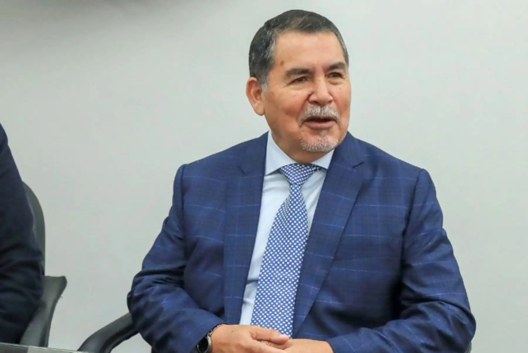 El presidente de la República, José Jerí, sostuvo una reunión de trabajo con el ministro de Educación, Jorge Figueroa. Durante el encuentro, el titular del sector presentó los avances en la mejora del servicio educativo, orientados a brindar óptimas oportunidades de aprendizaje a miles de estudiantes en todo el país. Foto:ANDINA/Prensa Presidencia
