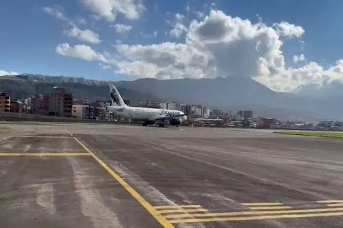 La lluvia intensa y densa neblina que afectó anoche impidieron el aterrizaje de cuatro vuelos procedentes de Lima. ANDINA/Difusión