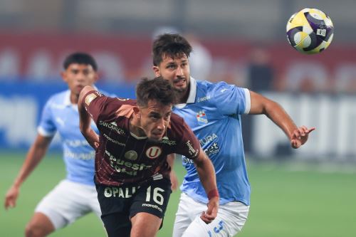 Cristal empata 0-0 con Universitario durante el primer tiempo del partido de la Liga 1 por el Torneo Clausura