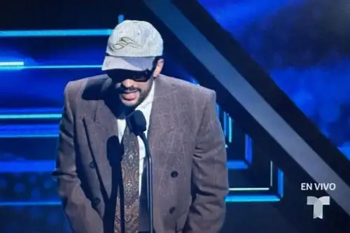 El portorriqueño Bad Bunny encendió el James L. Knight Center de Miami, Florida. Foto: Captura TV