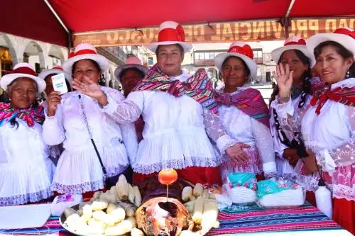 Cusco se prepara para celebrar el Día de Todos los Santos con festivales gastronómicos y el bautizo del tradicional pan wawa. ANDINA/Percy Hurtado Santillán