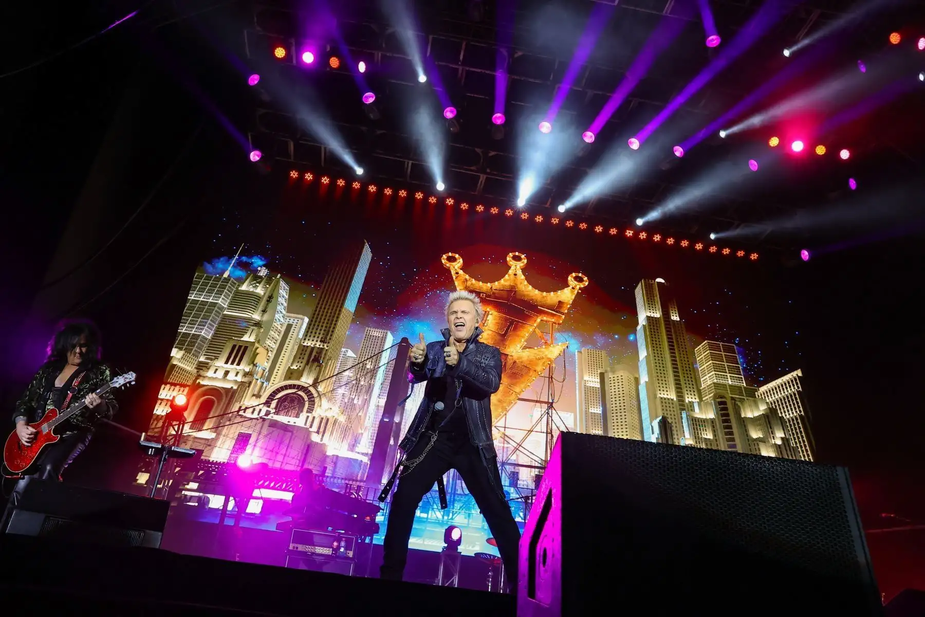 Billy Idol on the stage in Lima during his 2022 concert. Photo: ANDINA.