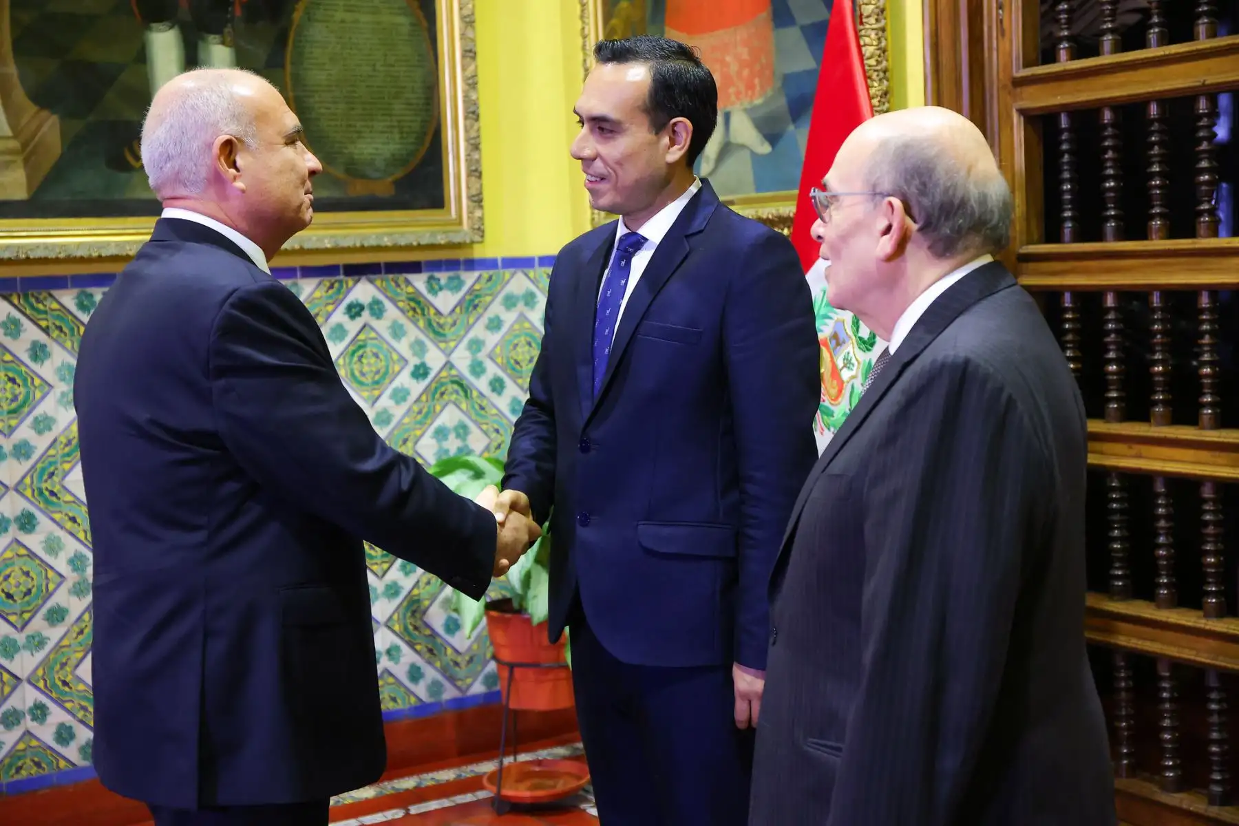 En el Palacio de Torre Tagle, el presidente José Jerí Oré y el canciller Hugo de Zela recibieron el saludo protocolar del Cuerpo Diplomático acreditado en el país. Foto: ANDINA/Prensa Presidencia En el Palacio de Torre Tagle, el presidente José Jerí Oré y el canciller Hugo de Zela recibieron el saludo protocolar del Cuerpo Diplomático acreditado en el país. Foto: ANDINA/Prensa Presidencia